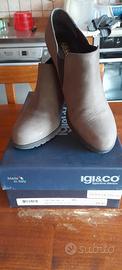 scarpa col tacco Igi&Co