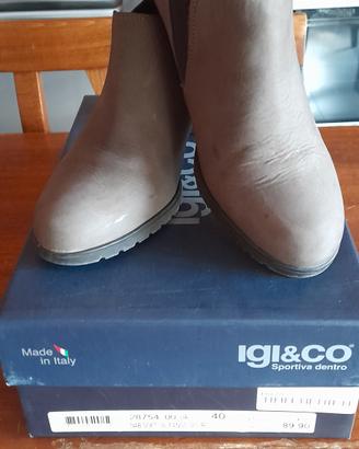 scarpa col tacco Igi&Co