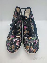 Scarpe con tacco largo e fantasia multicolor