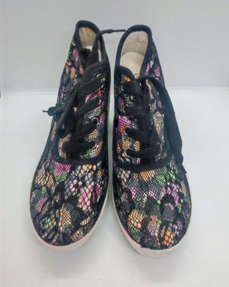 Scarpe con tacco largo e fantasia multicolor