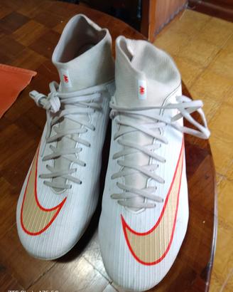 scarpe da calcio Nike taglia 40