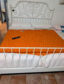 Letto matrimoniale Ikea ottimamente tenuto
