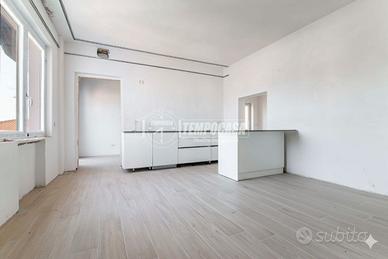 TRE LOCALI RISTRUTTURATO CON POSTO AUTO