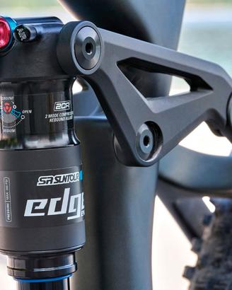 Ammortizzatore posteriore: SR Suntour Edge EVO TR