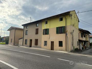CASA ACCOSTATA BICAMERE GIA' RIMODERNATA