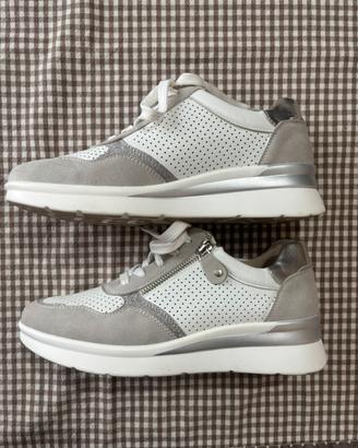 Sneakers Donna Flexella Bianche e Grigie Taglia 40
