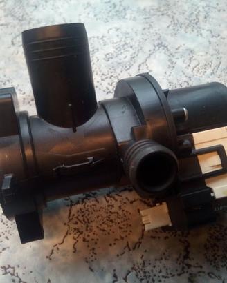 Pompa di scarico per lavatrice modello WHIRLPOOL 
