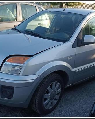 FORD Fusion 2002 per ricambi