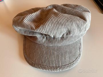 Cappello da donna grigio di velluto
