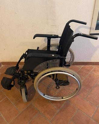 Sedia a rotelle Forta Basic