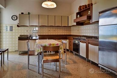 Appartamento a Putignano, 5 locali