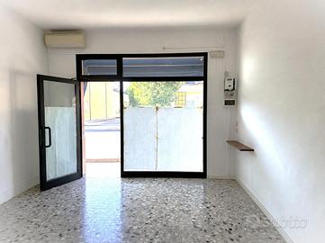 NEGOZIO A CESENA