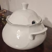 zuppiera in porcellana nuova