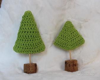 Alberelli di Natale fatti a mano all'uncinetto