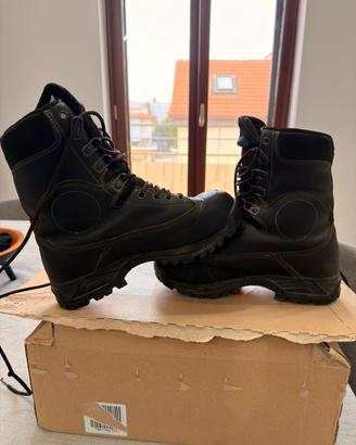 Anfibi modello militare unisex tg 37 come nuovi