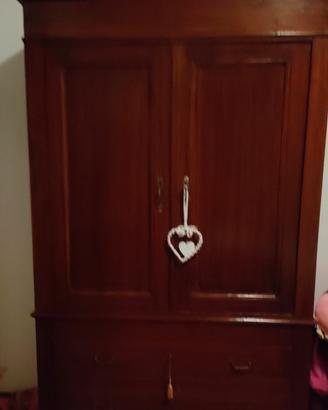 armadio vetrinetta cassapanca tavolo 