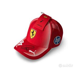 cappellino ferrari 2026 firmato da Lewis Hamilton