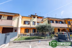 APPARTAMENTO IN VILLA CON BOX E DOPPIO POSTO AUTO