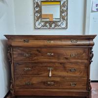 Comò fatto a mano in noce nazionale