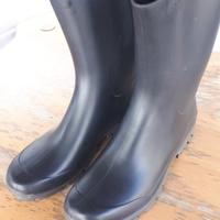 stivali nuovi in gomma