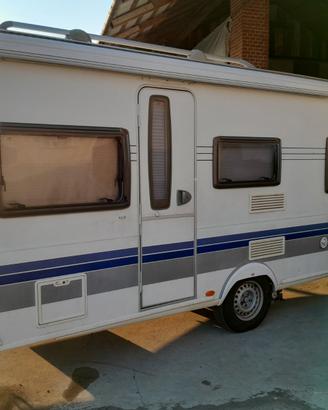 Hobby de luxe 495