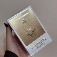 Million gold for her Paco Rabanne