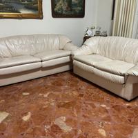 2 divani in pelle  - color panna