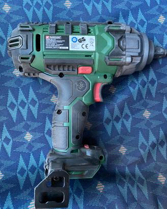 Trapano smonta ruote a batteria