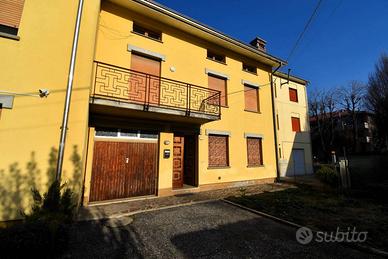 Villa di 183 m² con 5 locali e box auto a Brescell