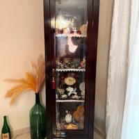 Cristalliera antica in legno scuro