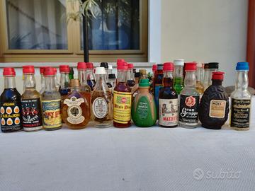 Bottigliette Mignon Liquori Vintage 54 pezzi H