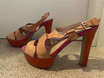 Scarpe Guess con tacco