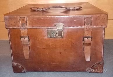Raro bauletto in cuoio