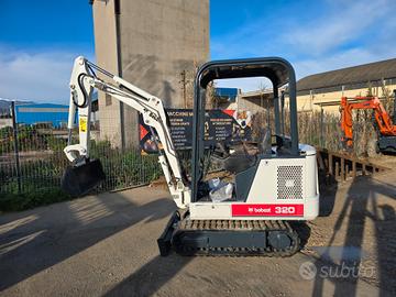 Miniescavatore Bobcat 320