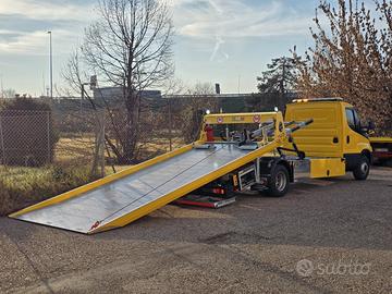 Carroattrezzi iveco daily 72q