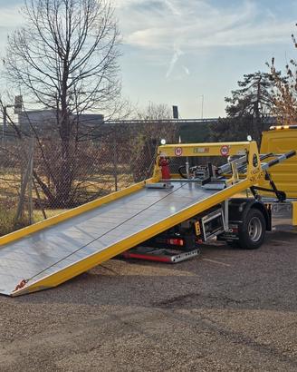 Carroattrezzi iveco daily 72q