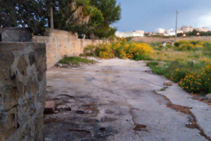 Area scoperta pavimentata e semirecintata