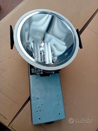 faretto i Guzzini 8304 G24d 2x13w  230v . ( ultimi