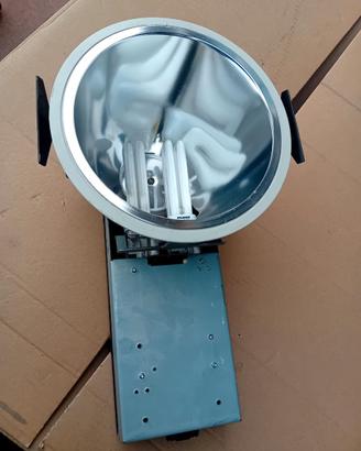 faretto i Guzzini 8304 G24d 2x13w  230v . ( ultimi