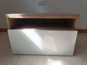 Comodino bianco ed effetto rovere