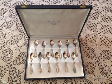 Servizio di 12 cucchiaini in argento 800 nuovi