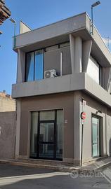 Locale Commerciale in zona semi-centrale