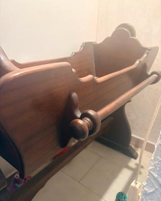 Culla di legno antica