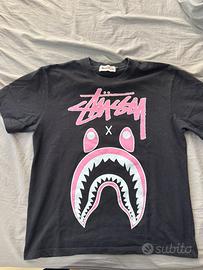 T-shirt Stüssy nera, taglia S, nuova.