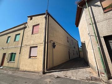 Villacidro - Indipendente con cortile