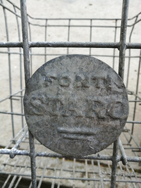 Cassetta in ferro portabottiglie vintage