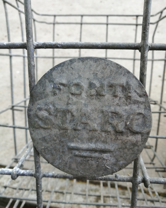Cassetta in ferro portabottiglie vintage
