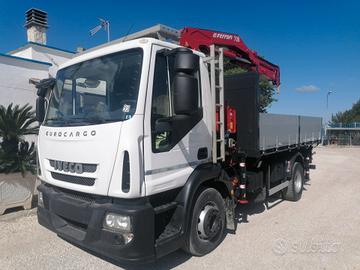 Iveco 140e22 ribaltabile con gru