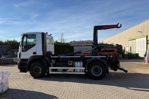 Iveco stralis con gancio scarrabile tam 16