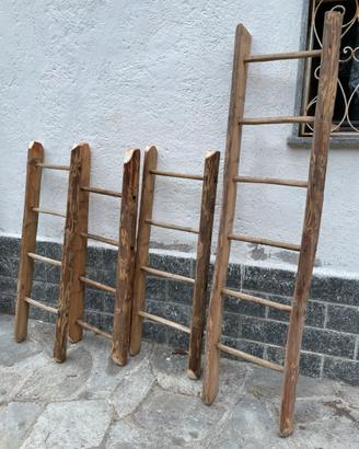 Antiche scale in legno a pioli